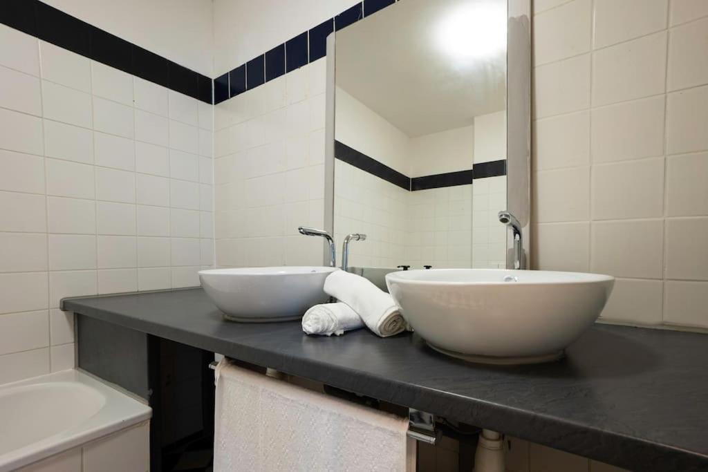 Stylish 2 Floor Penthouse • 15 Min To City Center Wien Eksteriør bilde