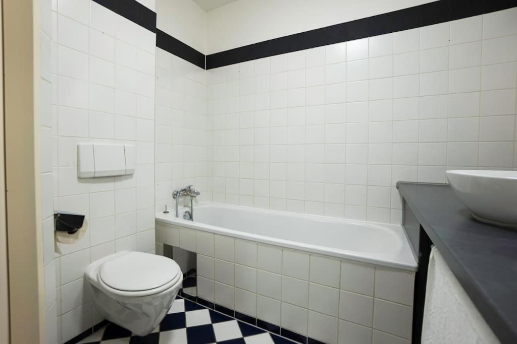 Stylish 2 Floor Penthouse • 15 Min To City Center Wien Eksteriør bilde